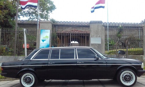 LIMOUSINE-Museo-Nacional-de-Costa-Ricad3e722298ec7f866.jpg